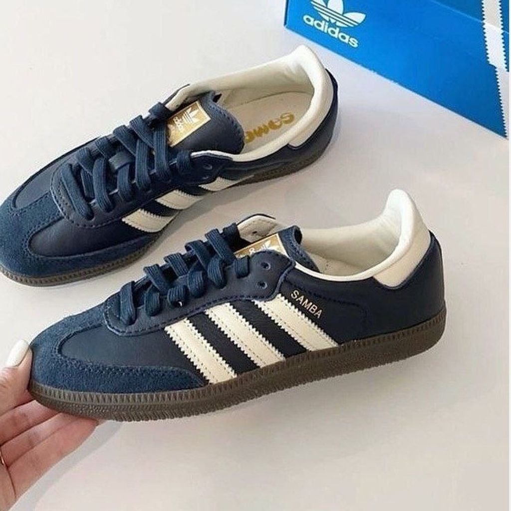 خرید آنلاین کفش ادیداس سامبا زنانه رنگ سورمه ای