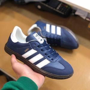 فروش اینترنتی کفش ادیداس سامبا زنانه رنگ سورمه ای