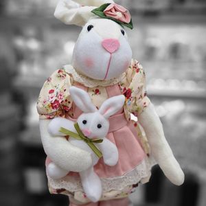 عروسک خرگوش پایه چوبی