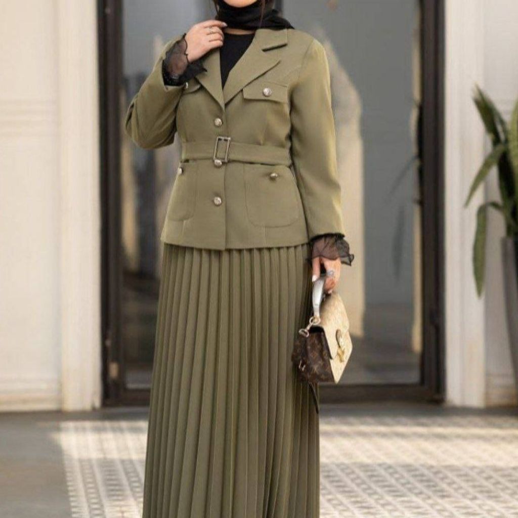 خرید انلاین ست کت و دامن زنانه اسپیناس