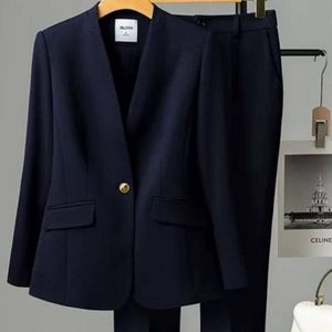 کت و شلوار زنانه مازراتی مدل برکه