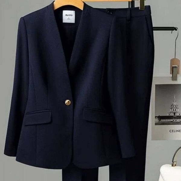 کت و شلوار زنانه مازراتی مدل برکه