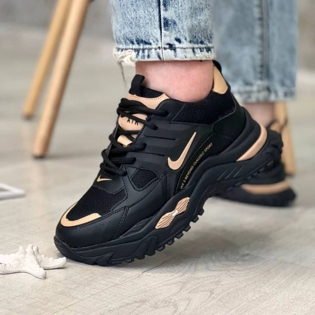 خرید آنلاین کفش اسپرت نایک لژدار