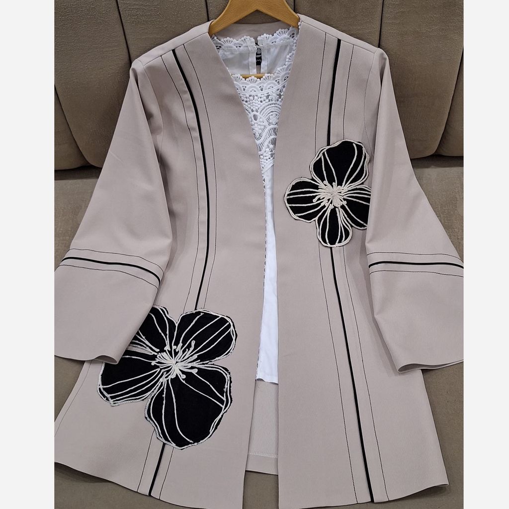 مشخصات مانتو مجلسی مدل میرا