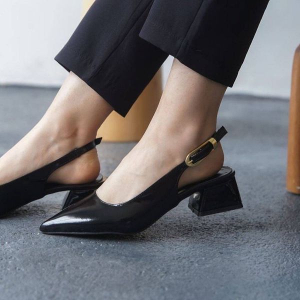 کفش کلاسیک پشت باز ورنی جدید زنانه