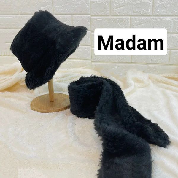 شال و کلاه فرحی