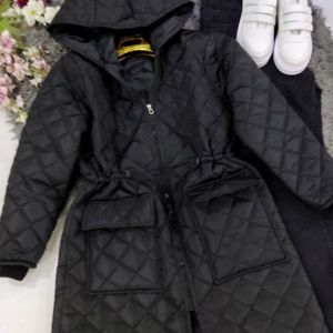 کاپشن زنانه  طرح اسرا