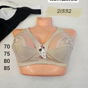 سوتین گلدوزی نخی