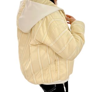 مشخصات بامبرجکت کلاهدار با پارچه ژاکارد ترک