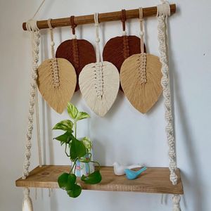 خرید اینترنتی شلف مکرومه بافی مدل برگ رنگی