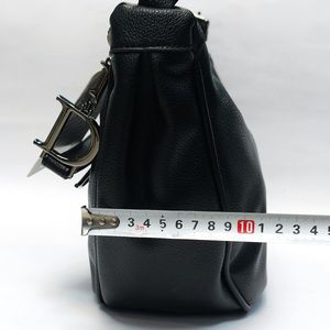 خرید انلاین کیف چرمی دوشی زنانه وارداتی خارجی مدل هلال (Hobo) - برند Onyx Bag