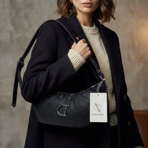 خرید آنلاین کیف چرمی دوشی زنانه وارداتی خارجی مدل هلال (Hobo) - برند Onyx Bag