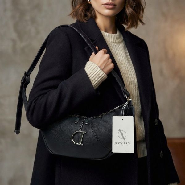 کیف چرمی دوشی زنانه وارداتی خارجی مدل هلال (Hobo) - برند Onyx Bag