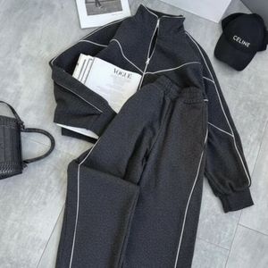 مشخصات ست بامبر و شلوار بگ اسپورت زنانه