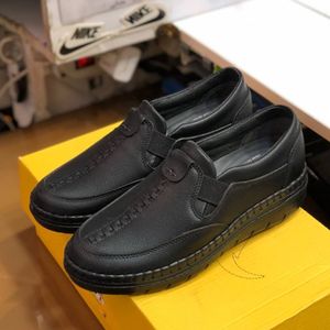 قیمت ارزان کفش چرم طبی زنانه مدل ساناز رنگ مشکی