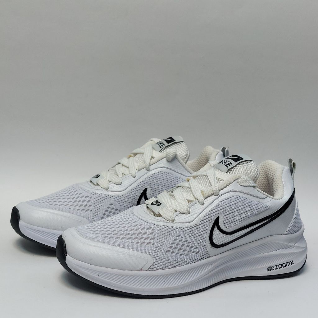 مشخصات کتانی نایک زوم بسیار سبک و راحت Nike Zoom