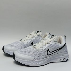 مشخصات کتانی نایک زوم بسیار سبک و راحت Nike Zoom
