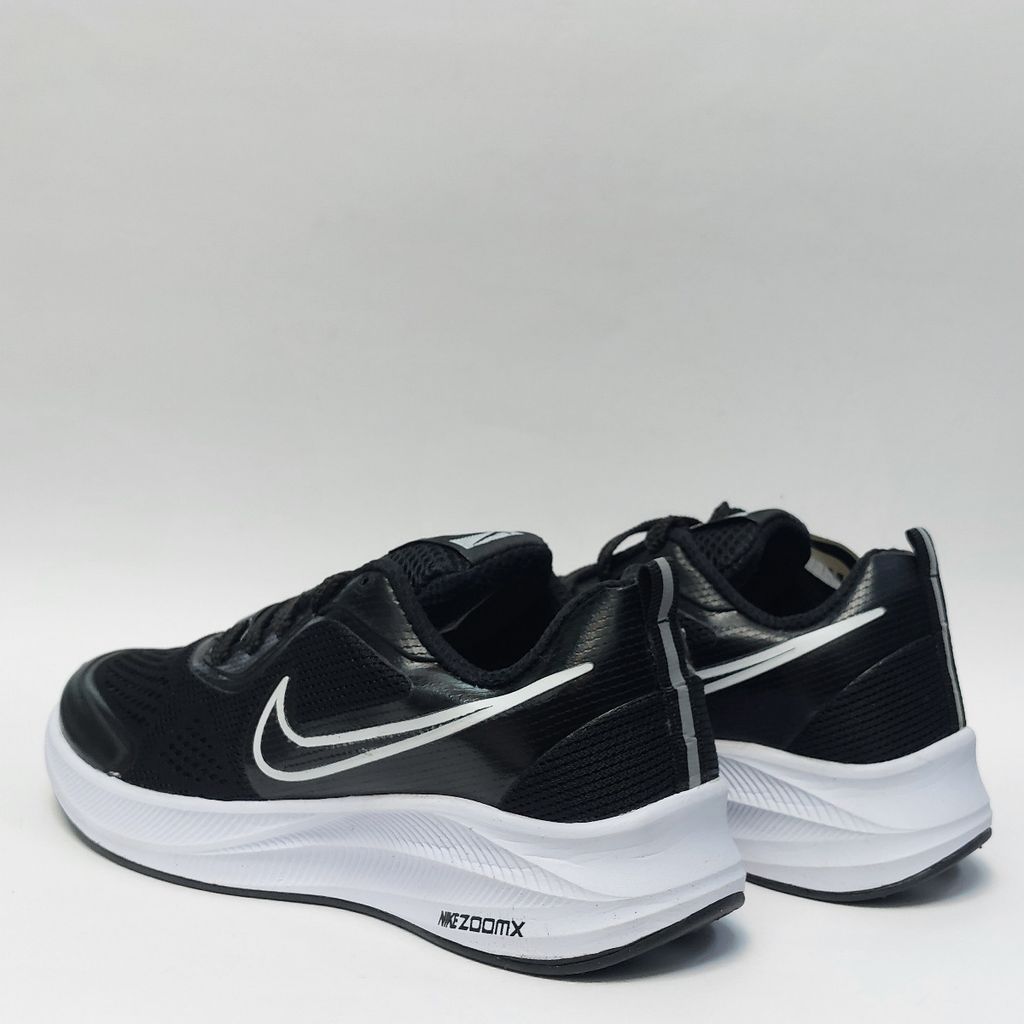 خرید آنلاین کتانی نایک زوم بسیار سبک و راحت Nike Zoom