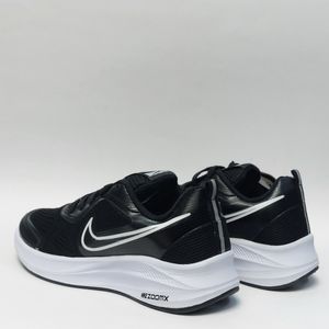 خرید آنلاین کتانی نایک زوم بسیار سبک و راحت Nike Zoom