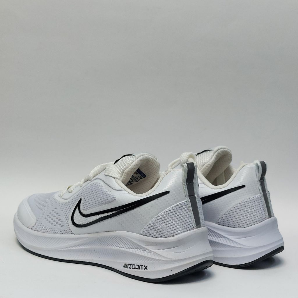 خرید آنلاین کتانی نایک زوم بسیار سبک و راحت Nike Zoom