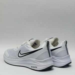 خرید آنلاین کتانی نایک زوم بسیار سبک و راحت Nike Zoom