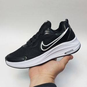 قیمت کتانی نایک زوم بسیار سبک و راحت Nike Zoom