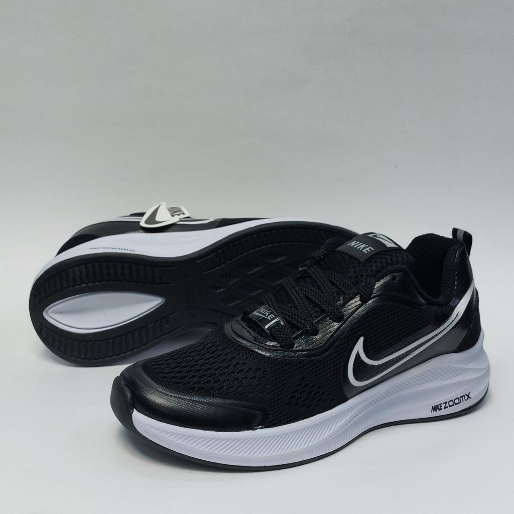 مشخصات کتانی نایک زوم بسیار سبک و راحت Nike Zoom