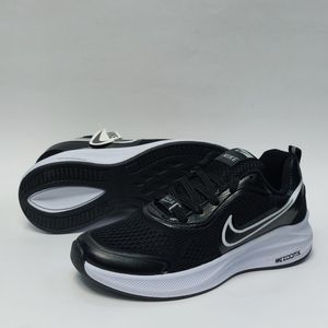 مشخصات کتانی نایک زوم بسیار سبک و راحت Nike Zoom