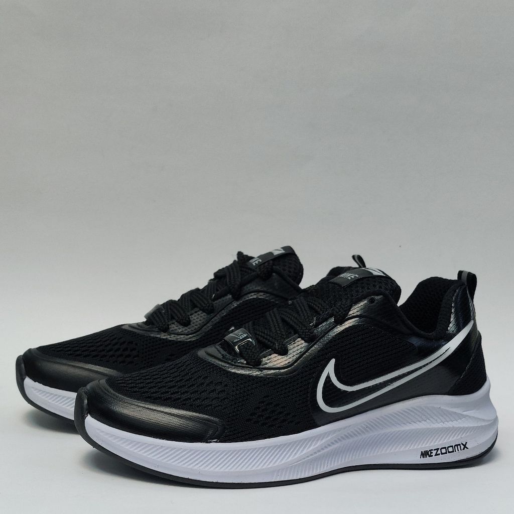 خرید آنلاین کتانی نایک زوم بسیار سبک و راحت Nike Zoom