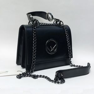 قیمت ارزان کیف رو دوشی زنانه وارداتی درجه یک طرح فندی Fendi