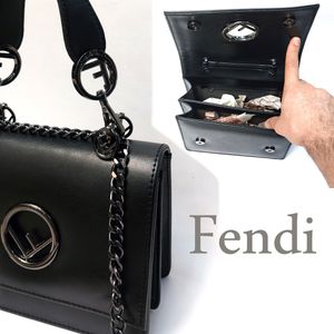 خرید اینترنتی کیف رو دوشی زنانه وارداتی درجه یک طرح فندی Fendi