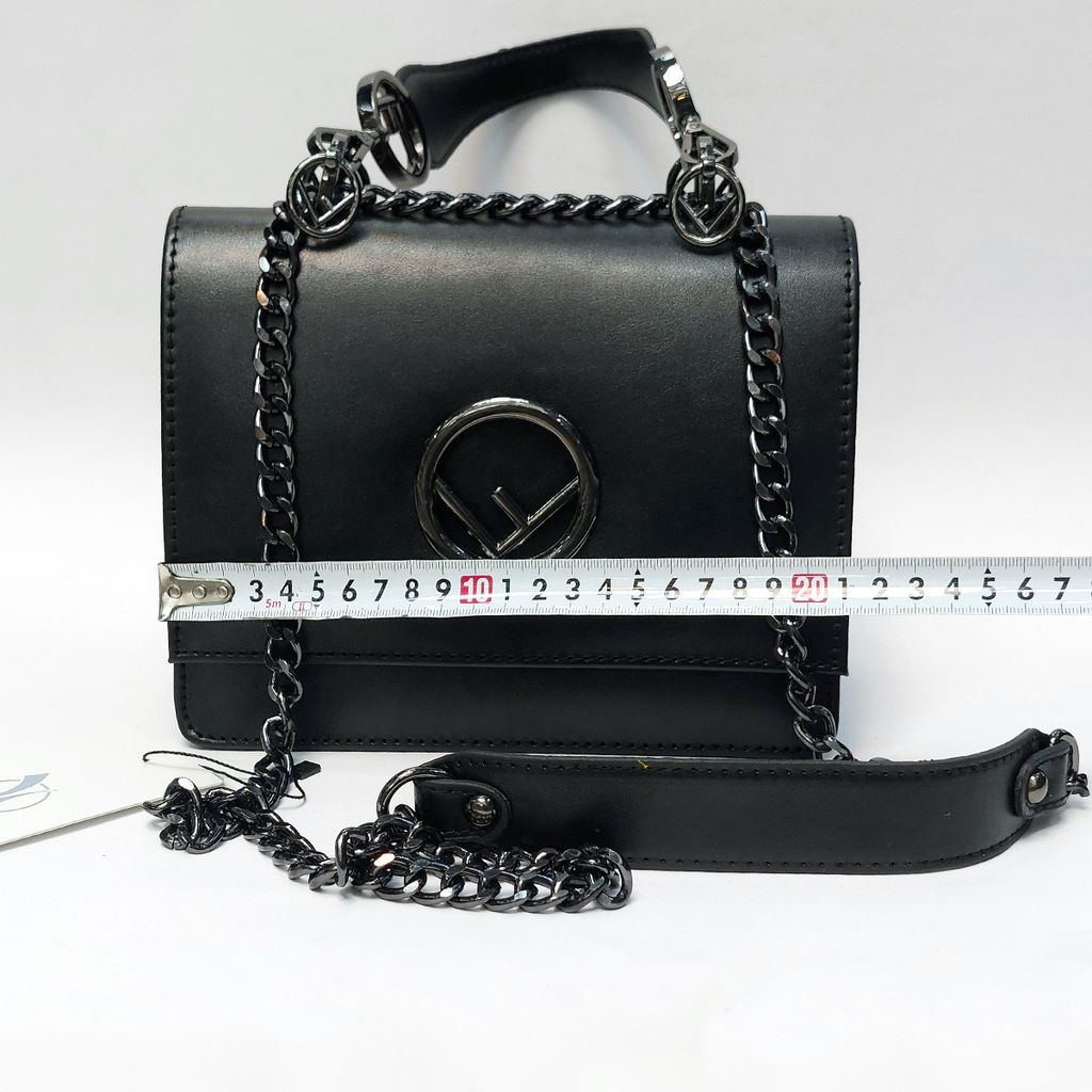 خرید انلاین کیف رو دوشی زنانه وارداتی درجه یک طرح فندی Fendi