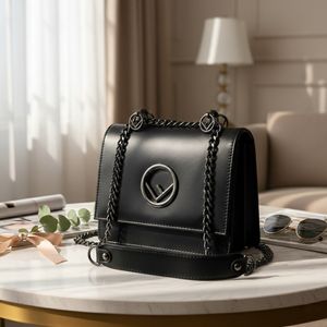 خرید انلاین کیف رو دوشی زنانه وارداتی درجه یک طرح فندی Fendi