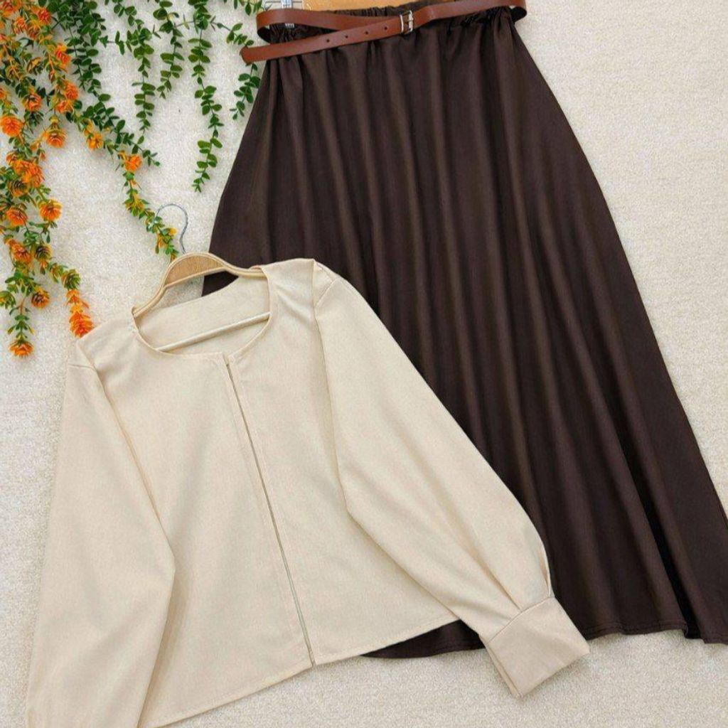 خرید اینترنتی ست کت دامن زنانه و دخترانه طرح سونا