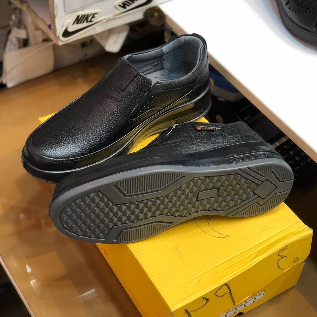 خرید اینترنتی کفش چرم مردانه بی بند تزریق مدل ویستا