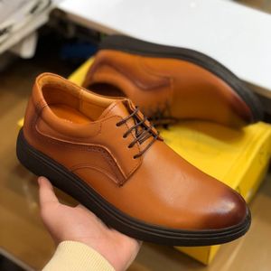 خرید اینترنتی قیمت کفش چرم مردانه مدل مارشال عسلی