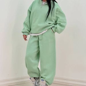 خرید اینترنتی ست نیم زیپ و جاگر اسپورت زنانه و دخترانه