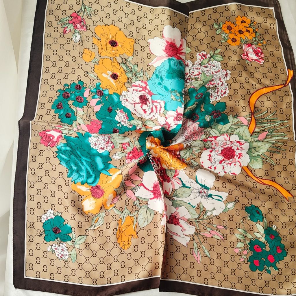 مشخصات مینی اسکارف ابریشم ساتن