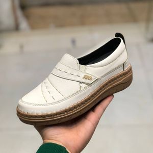 مشخصات کفش چرم طبی زنانه مدل مونا سفید