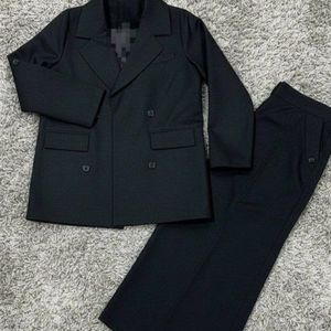 خرید اینترنتی کت شلوار رامونا