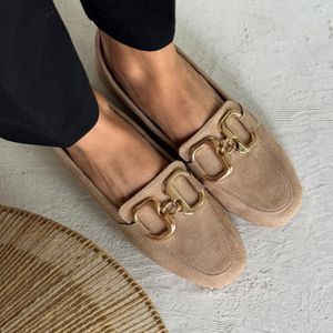 مشخصات کفش کالج شیک paزنانه