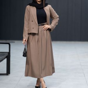 مشخصات ست کت و دامن مدل بلوط