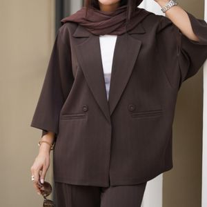 مشخصات کت و شلوار لش استایل