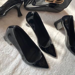 مشخصات کفش مجلسی زنانه