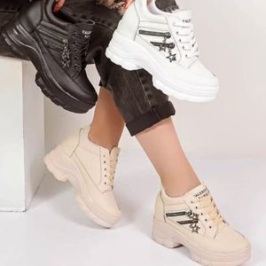 خرید انلاین کفش اسپرت لژ مخفی ستاره