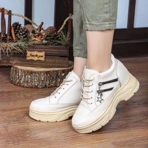 خرید اینترنتی کفش اسپرت لژ مخفی ستاره