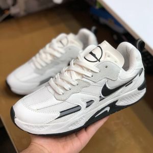 خرید آنلاین کفش نایک جم مردانه رنگ سفید