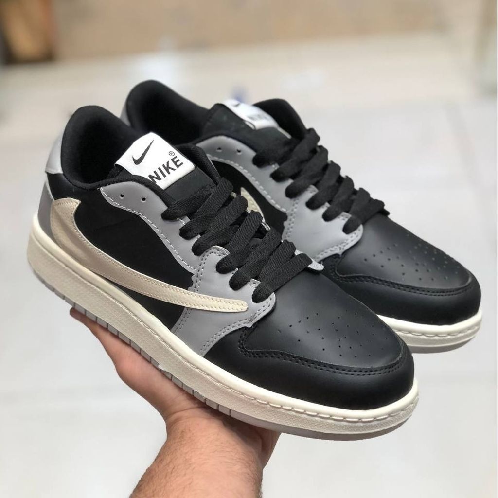 خرید اینترنتی کفش نایک تراویس مردانه رنگ مشکی طوسی 