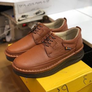 مشخصات کفش چرم مردانه کلارک زیره پرفکت عسلی 