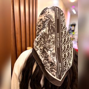فروش اینترنتی مینی اسکارف دیور بهاره